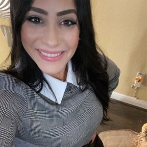 Meet your Posher, Damaris